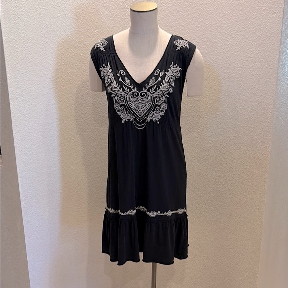 Johnny Was M Black Dress with White Embroidery